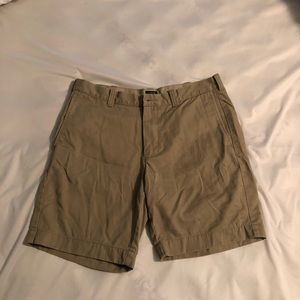 Men’s khaki shorts